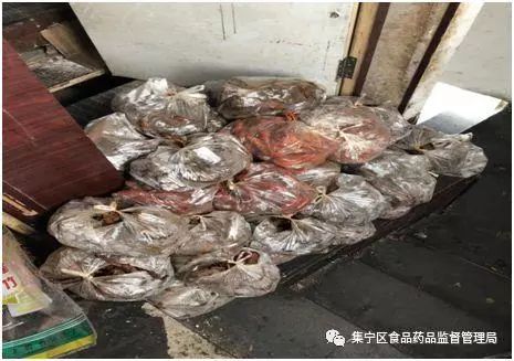 包头12岁小女孩昨日走失②内蒙古一鸭肉加工黑作坊被举报现场堪比垃圾