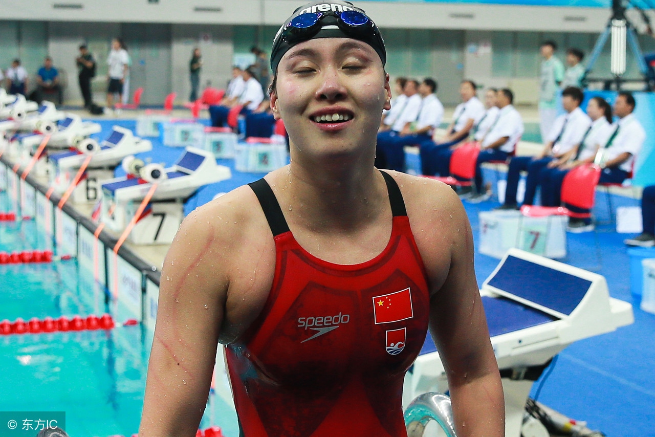 中国游泳女将傅园慧图片