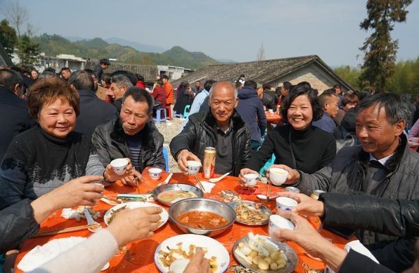 泰顺百家宴吉尼斯纪录图片