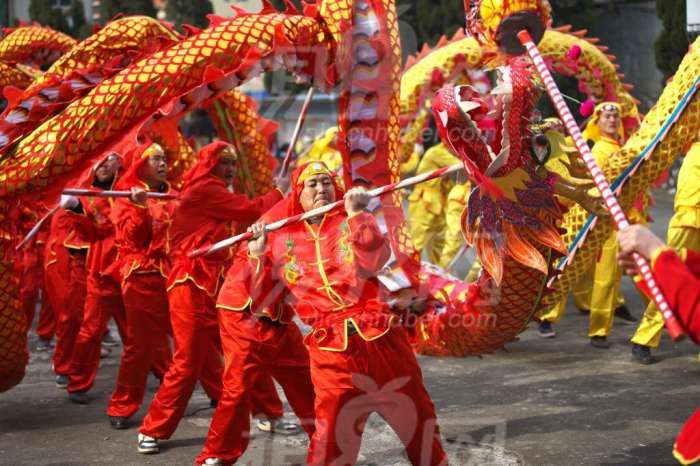 风风火火过元宵 但是别忙着吃圆子 元宵习俗知多少