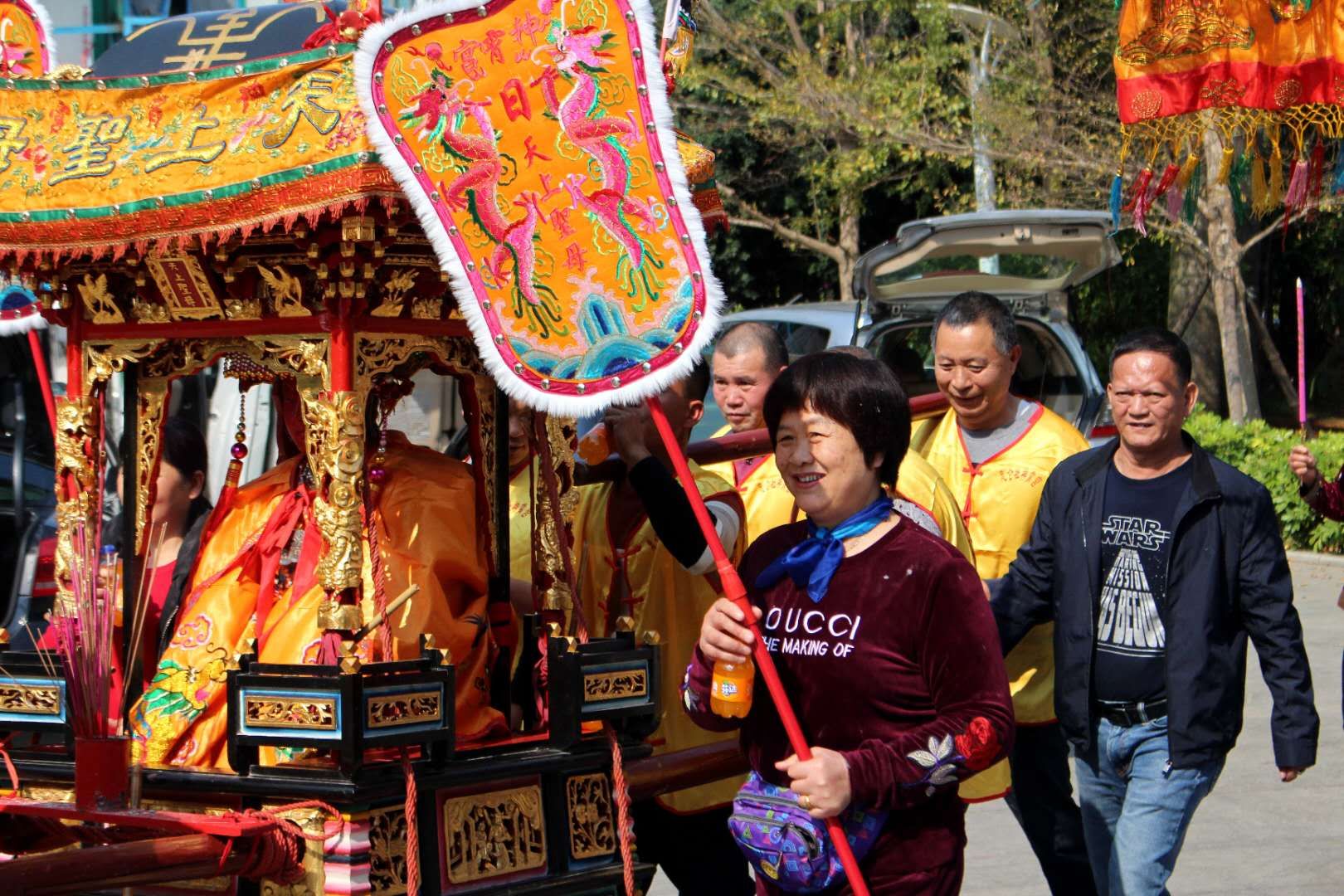 【熱點】忠侖神霄宮鬧元宵:媽祖金身繞境巡安