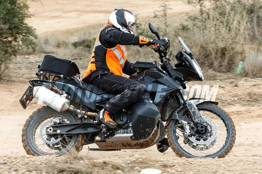 ktm790adv家族三兄弟諜照大曝光你最愛哪個版本