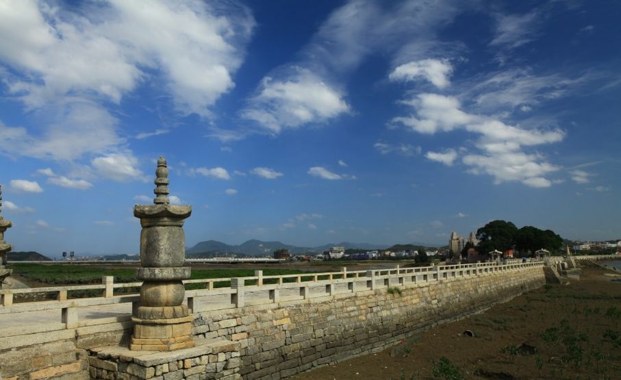 福建四大古橋▲土堡▲燕尾脊(蔡氏古民居建築群)▲土樓(南靖,永定土樓