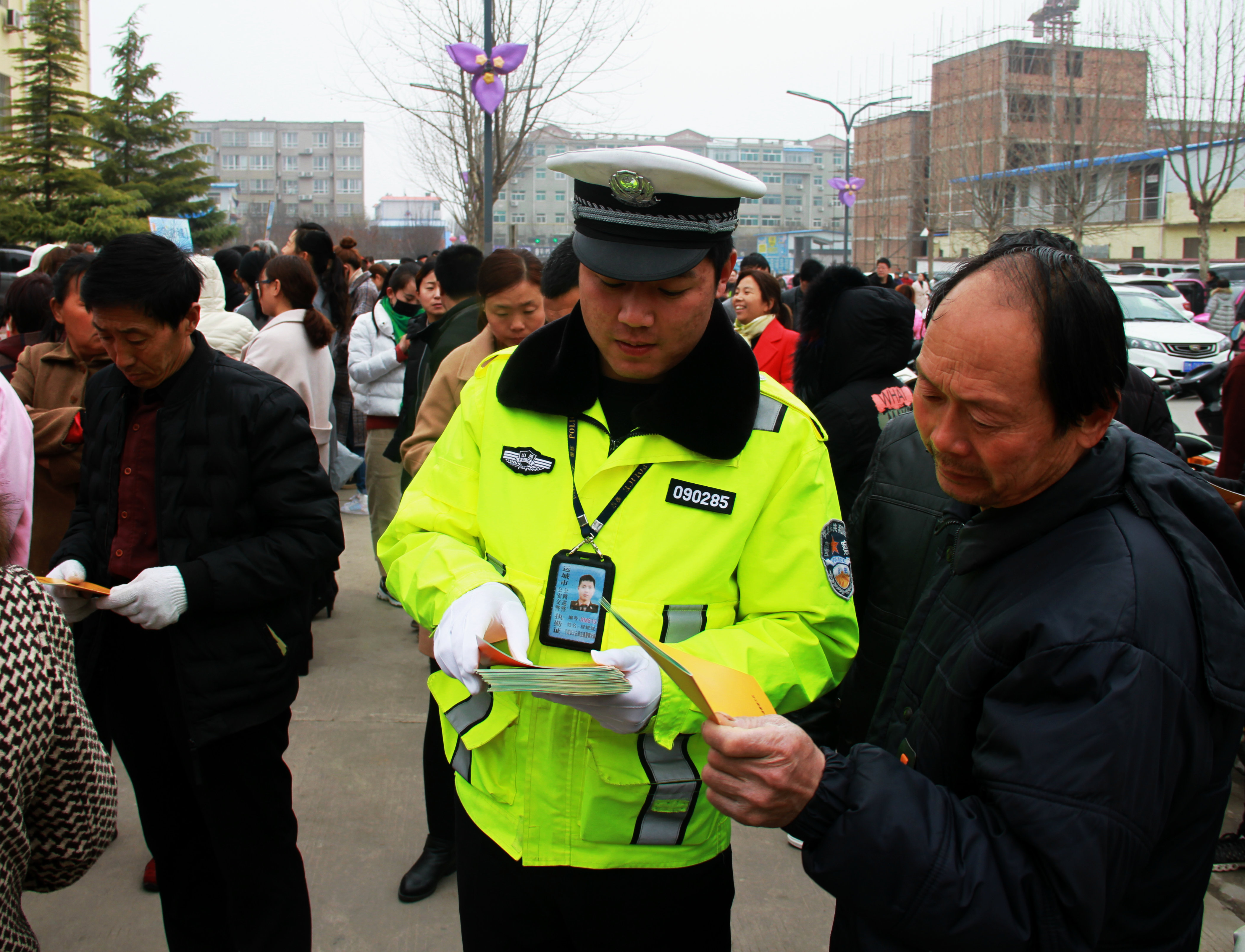 平陆交警做好开学季交通安全宣传