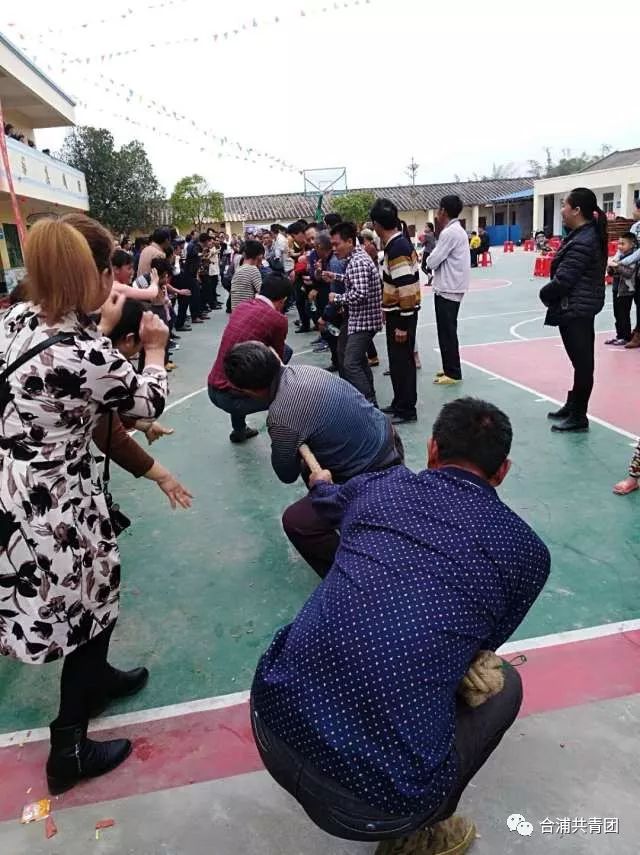 近日,為慶祝合浦縣沙崗鎮三東有志青年聯誼會成立七週年,在鎮黨委