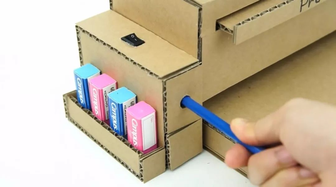 废纸盒做文具盒图片