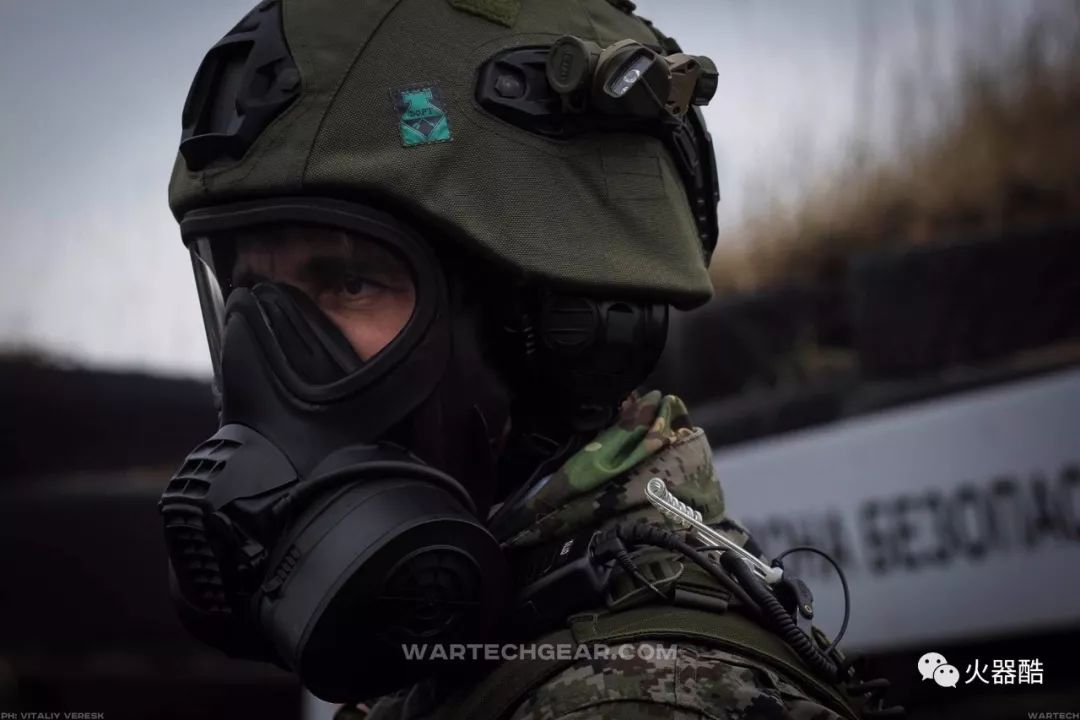 俄罗斯特种部队中的现代轻量化头盔三