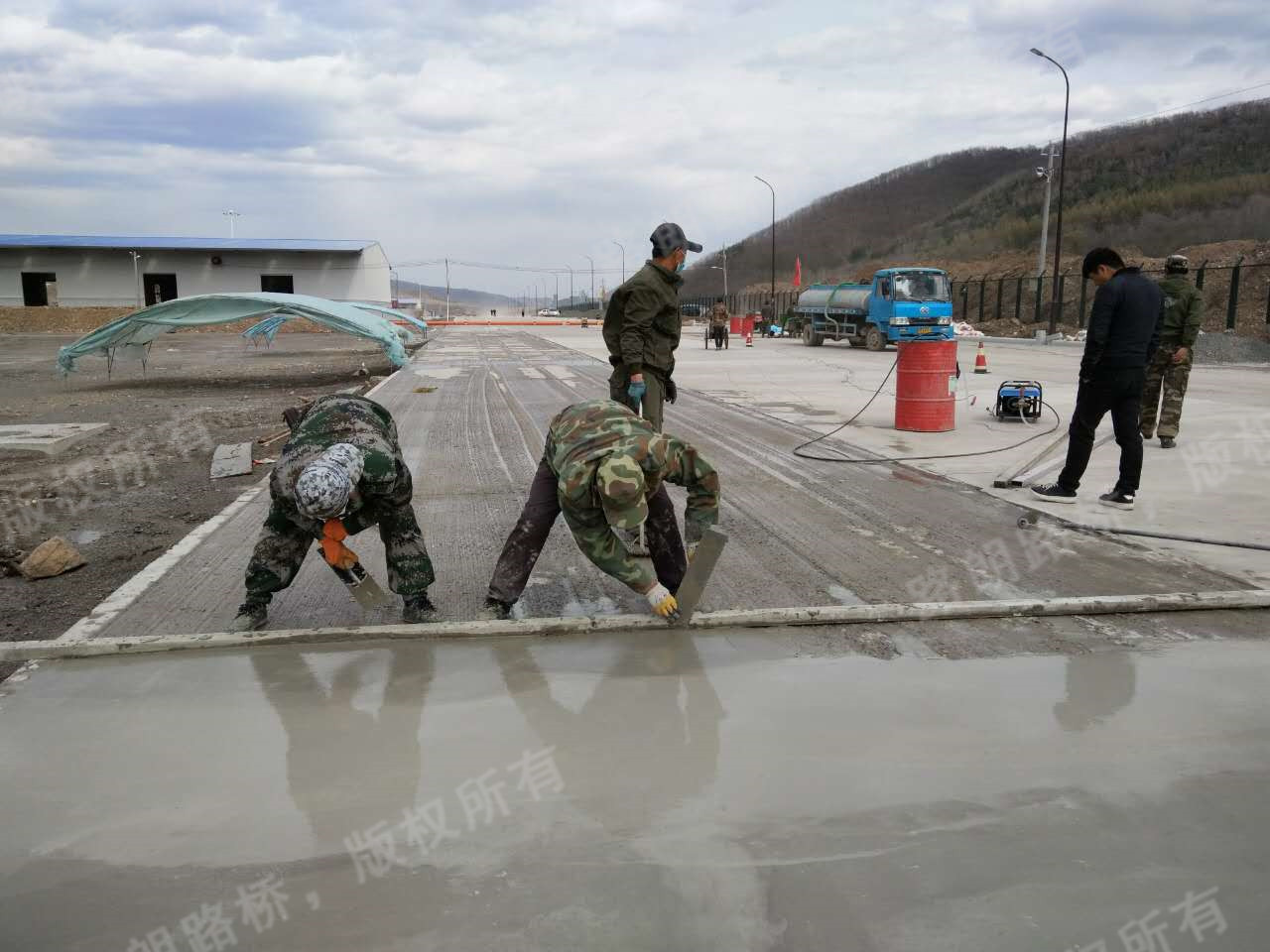 久治瑪多玉樹縣針對混凝土路面,地面凍壞起砂的專業補救辦法?