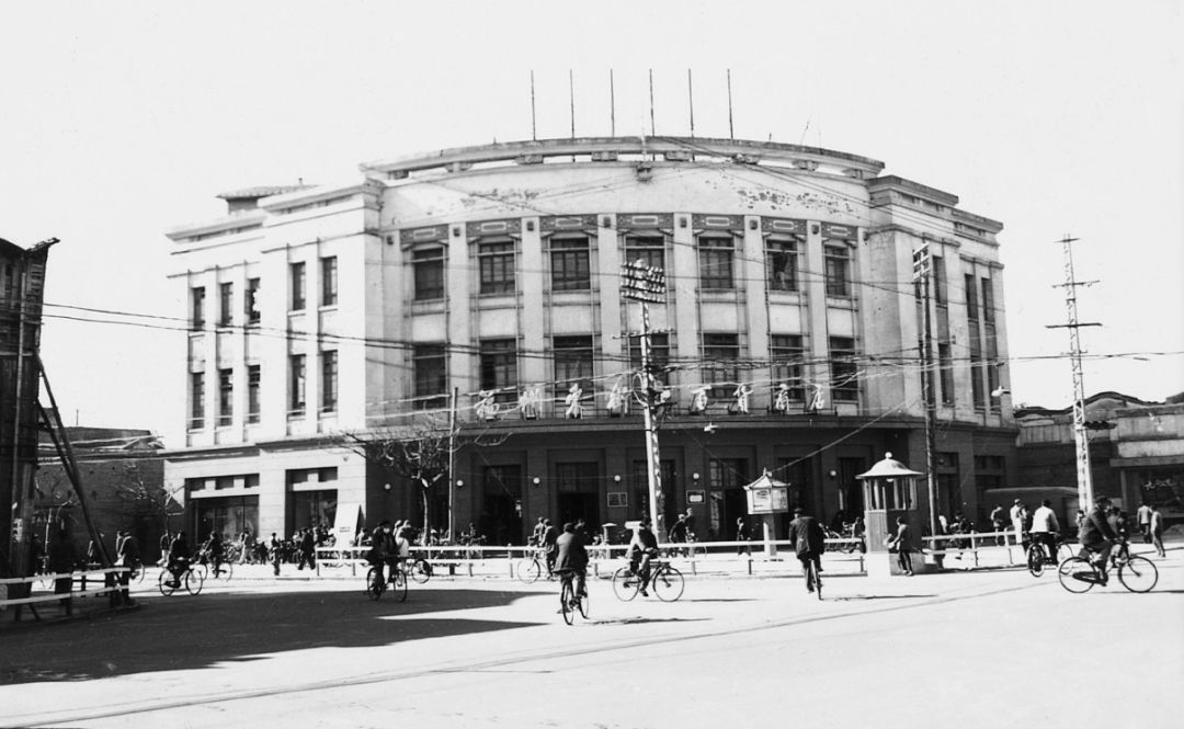 五十年代的东街口是福州市,乃至福建省城市文明发展进程的一个缩影