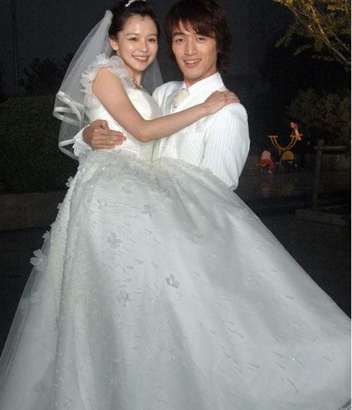 胡歌和刘亦菲结婚了图片