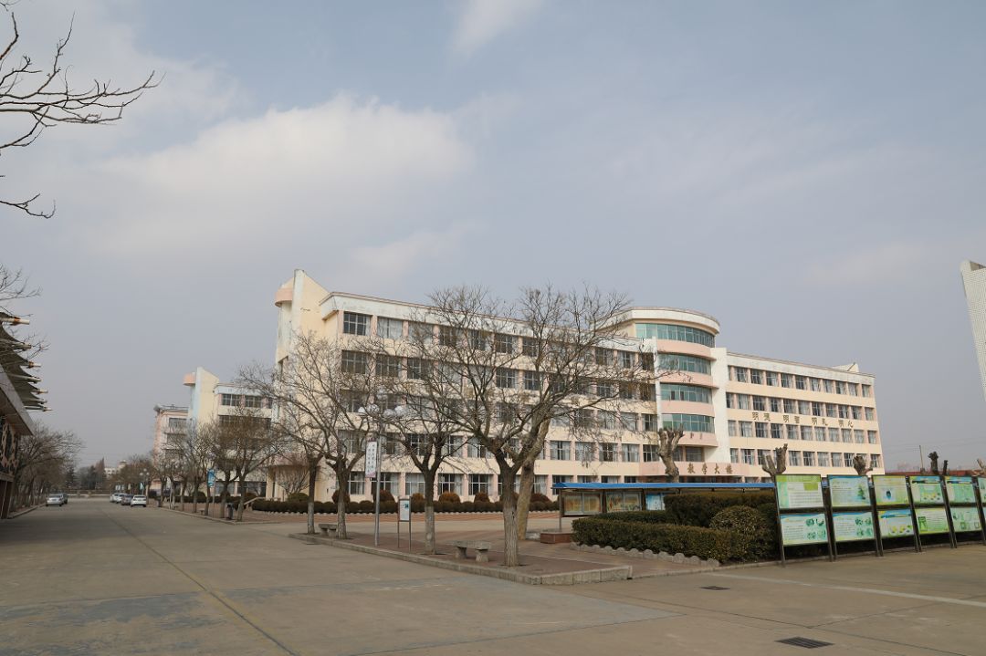 陕西省铜川市第三中学图片