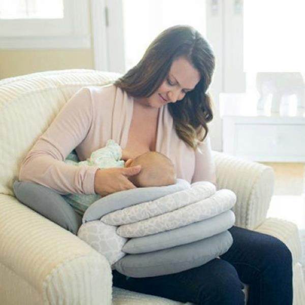 母乳喂给宝宝喝照片图片