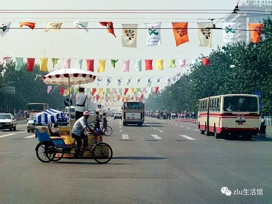 北京老公交记忆:红黄铰接大通道之bk6170