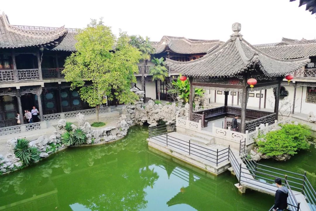 唐宋以后的文人墨客留下的▲休园,王云 此时的扬州城,既有商贾繁华
