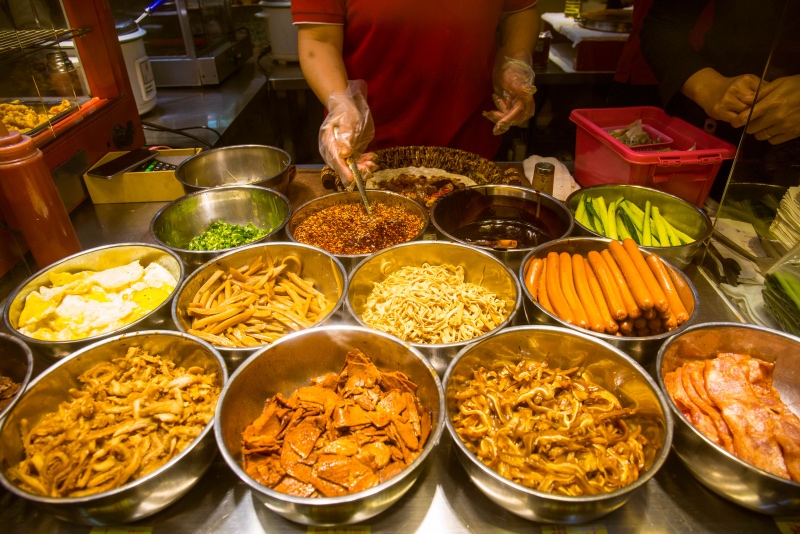 深圳东门町小吃街大杂烩风味所有美食来自全国各地