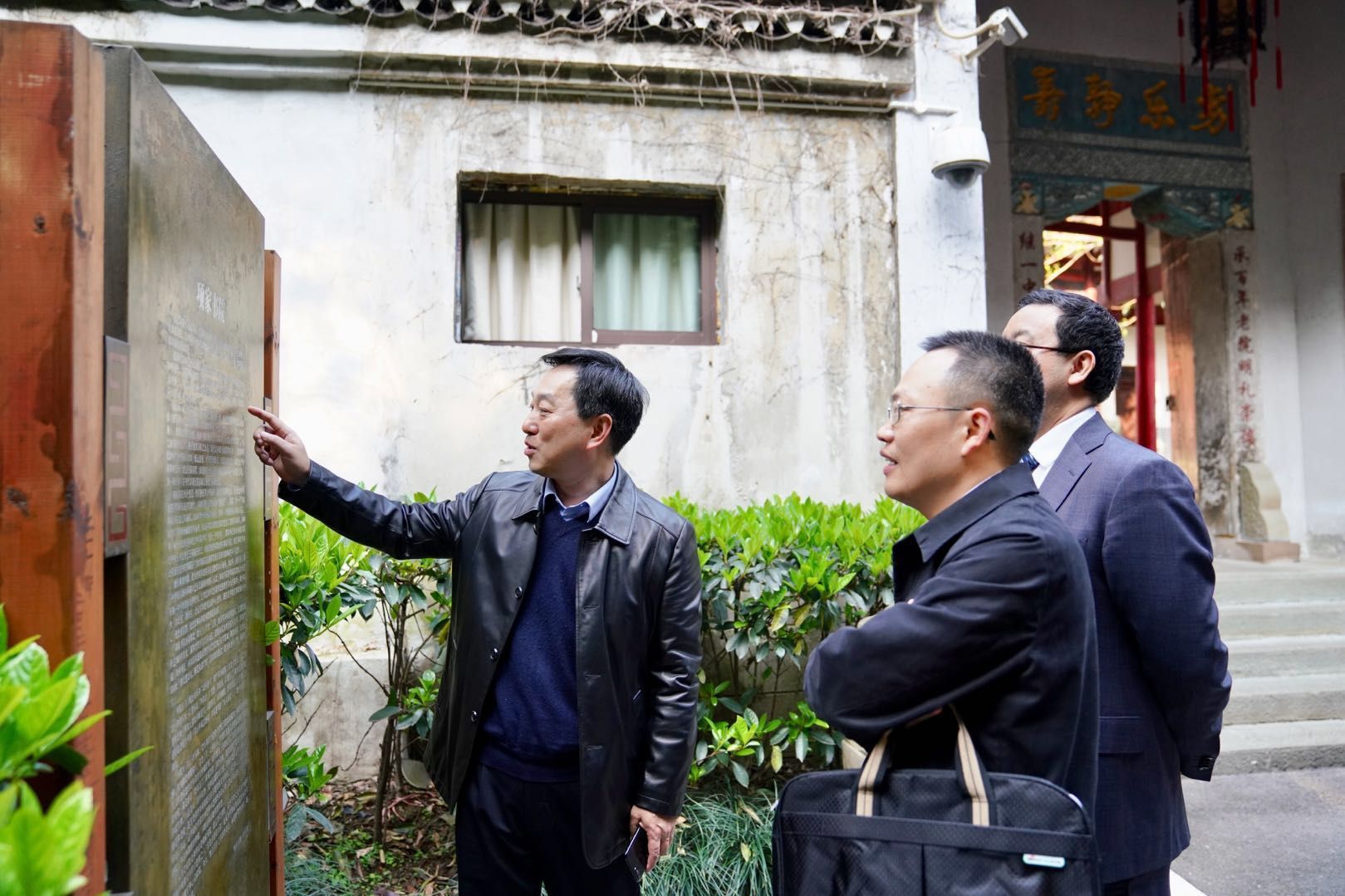 重大图书馆与重庆一中牵手打造重庆首个中学里的大学图书馆