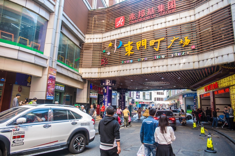 深圳东门町小吃街:大杂烩风味,所有美食来自全国各地