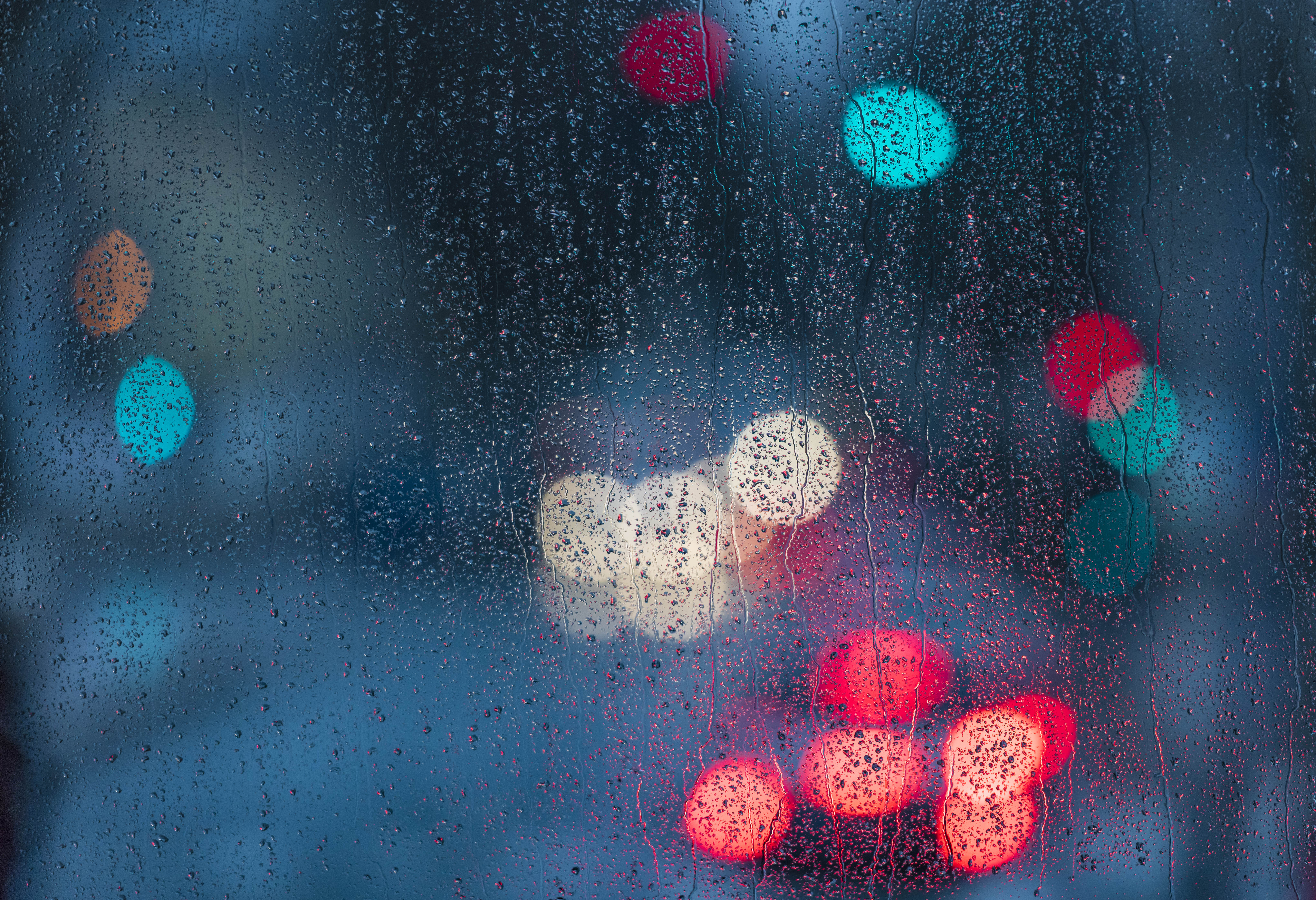 巴黎的雨天别有一番浪漫