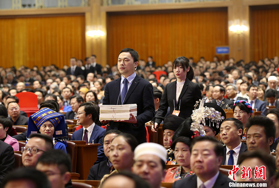 3月19日,十三届全国人大一次会议在北京人民大会堂举行第七次全体会议