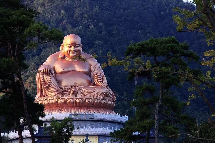 登雪竇山,祈拜彌勒佛