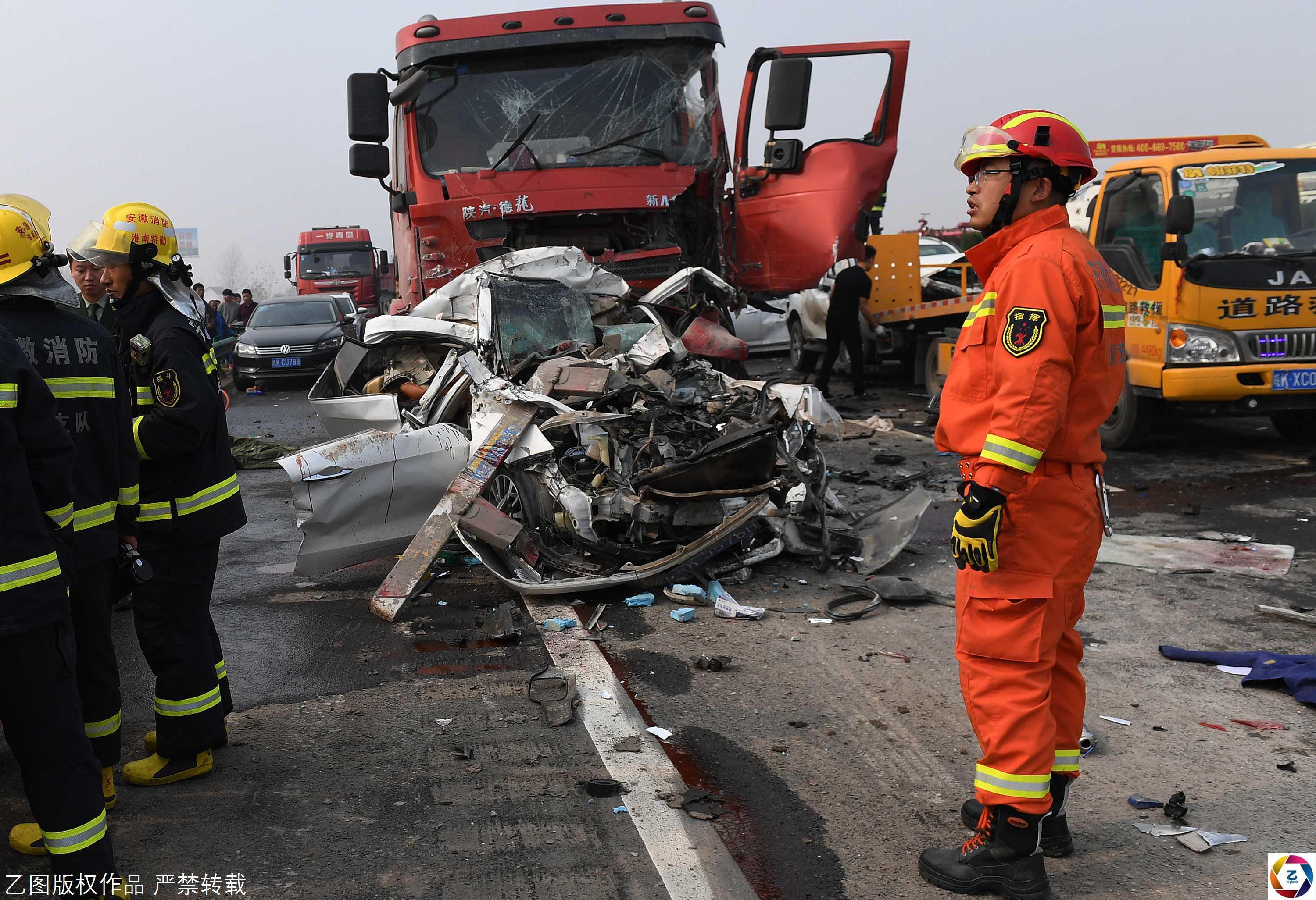 高密车祸18人死亡图片