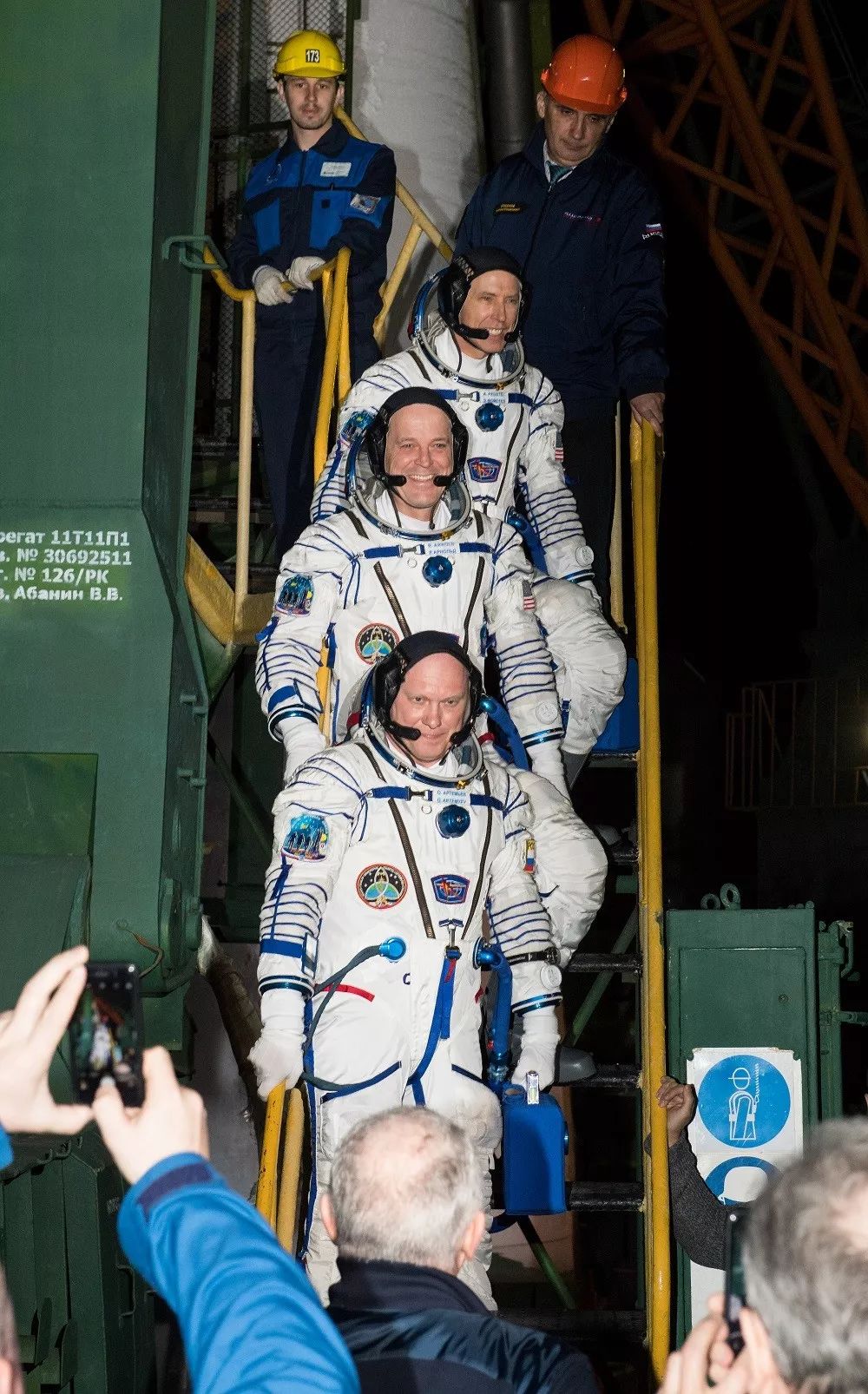 三名宇航员启程前往空间站