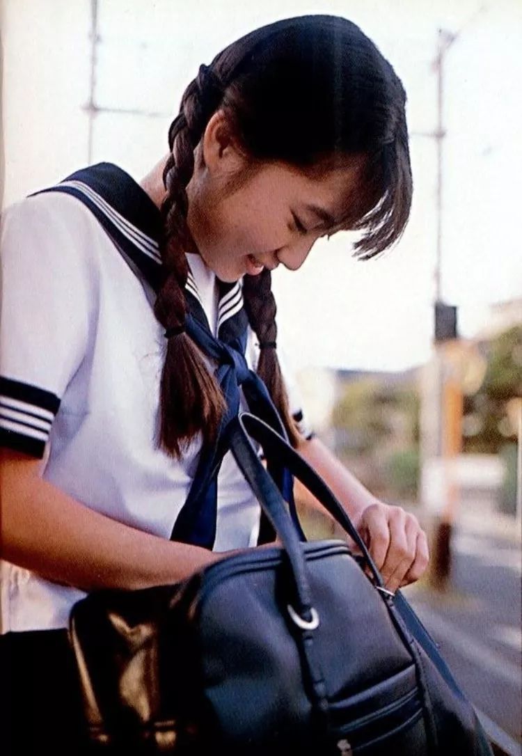 到了八十年代,校园霸凌成为日本校园的一大问题