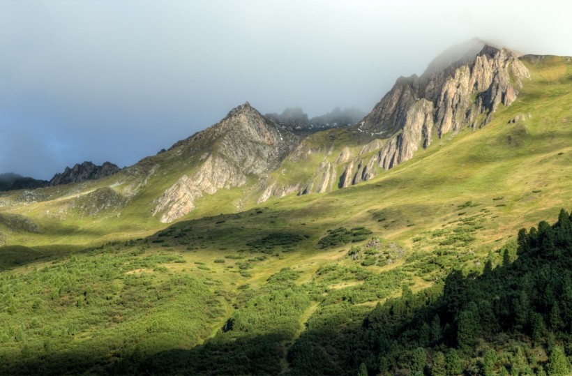 自然风光摄影:峻峭的山脉图片(14张)