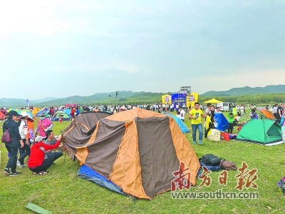 夜火内衣_潘霜霜夜火不打码图潘霜霜曾借前男友林峰炒作