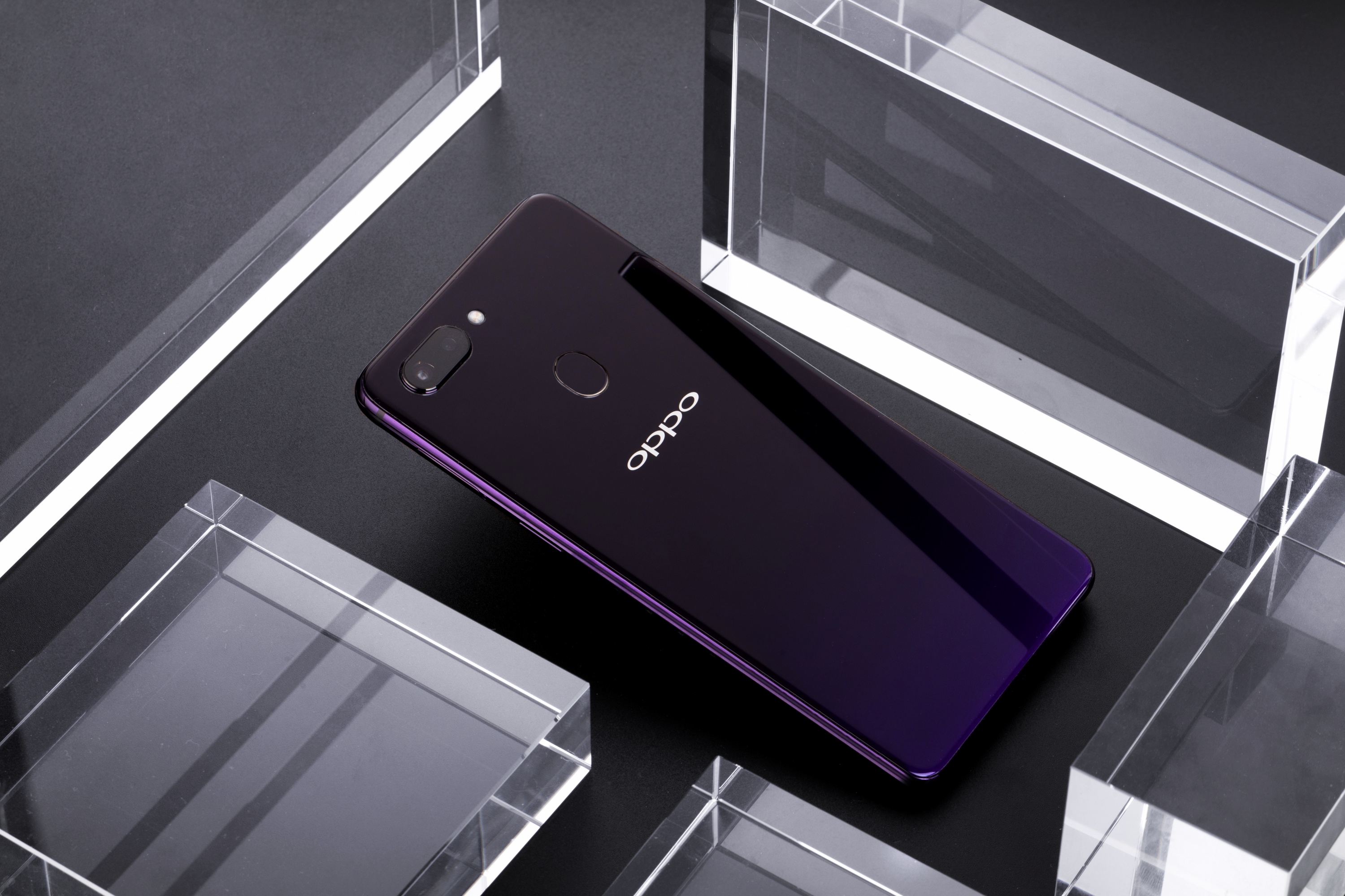 oppo r15星空紫图赏:时尚高颜值又不输性能