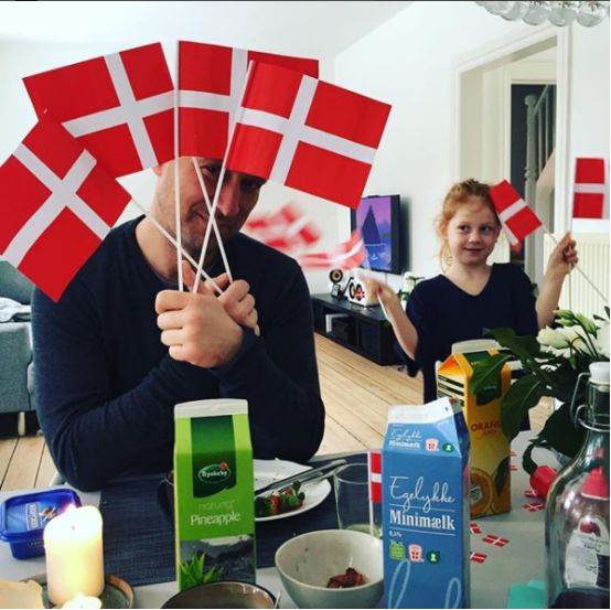 丹麦恶搞中国国旗图片