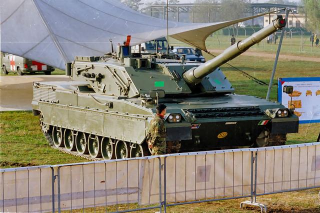 c1公羊主戰坦克(c1 ariete mbt)是意大利陸軍的第三代主戰坦克