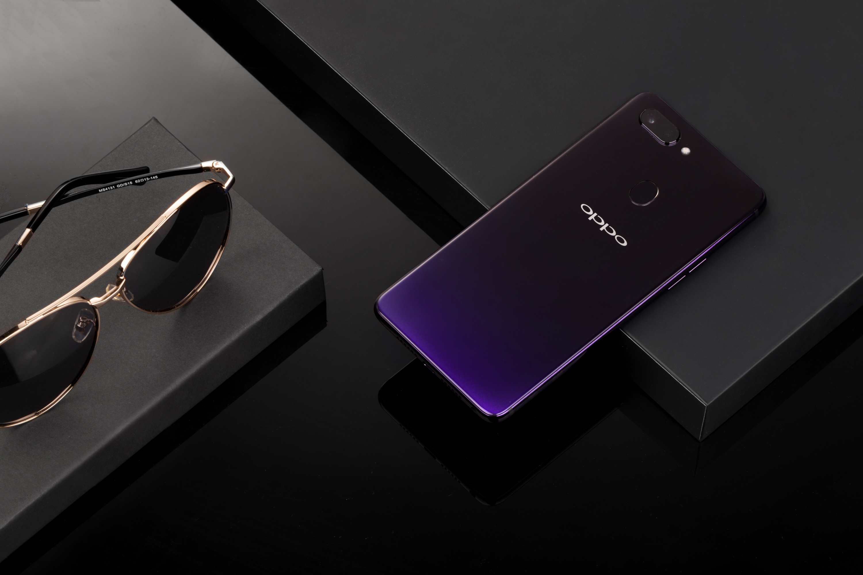 oppo r15星空紫图赏:时尚高颜值又不输性能