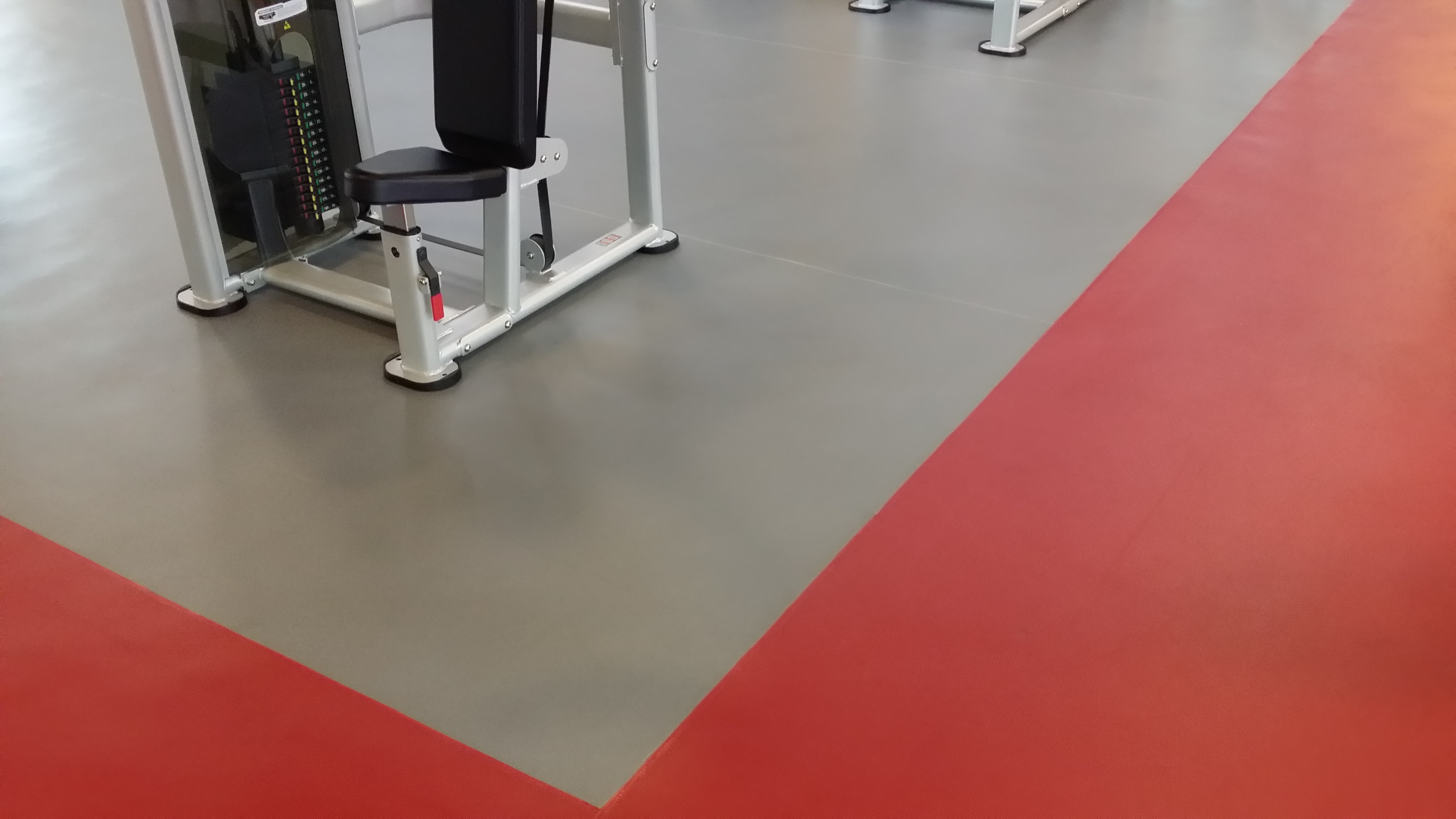 健身房会所俱乐部场所专用pvc塑胶运动地板地胶地垫隔音施工工程案例
