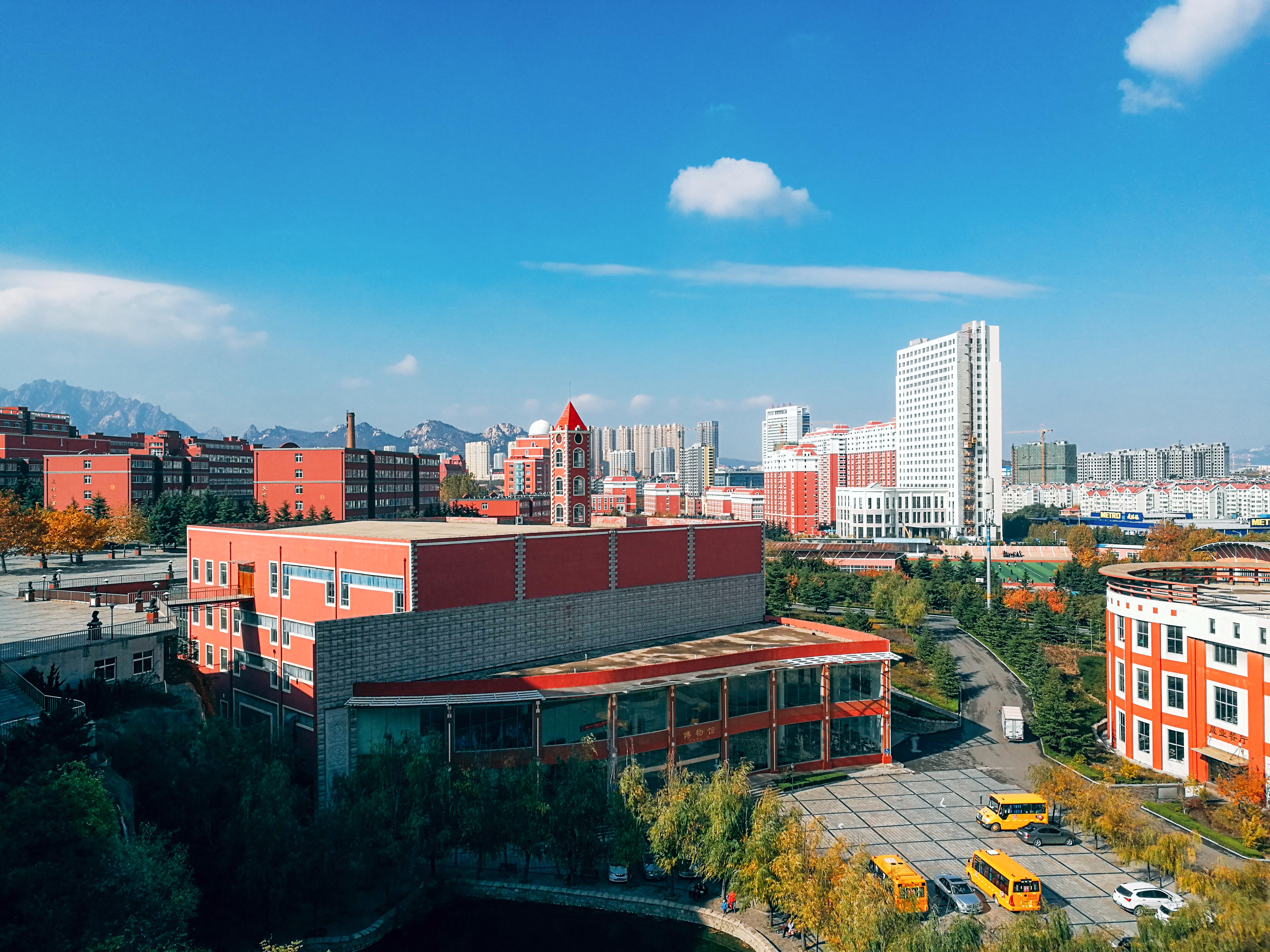 青岛滨海学院大门图片图片