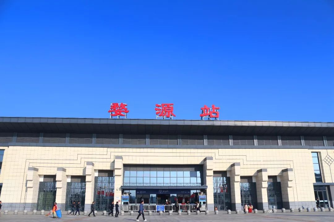 阳春高铁站图片