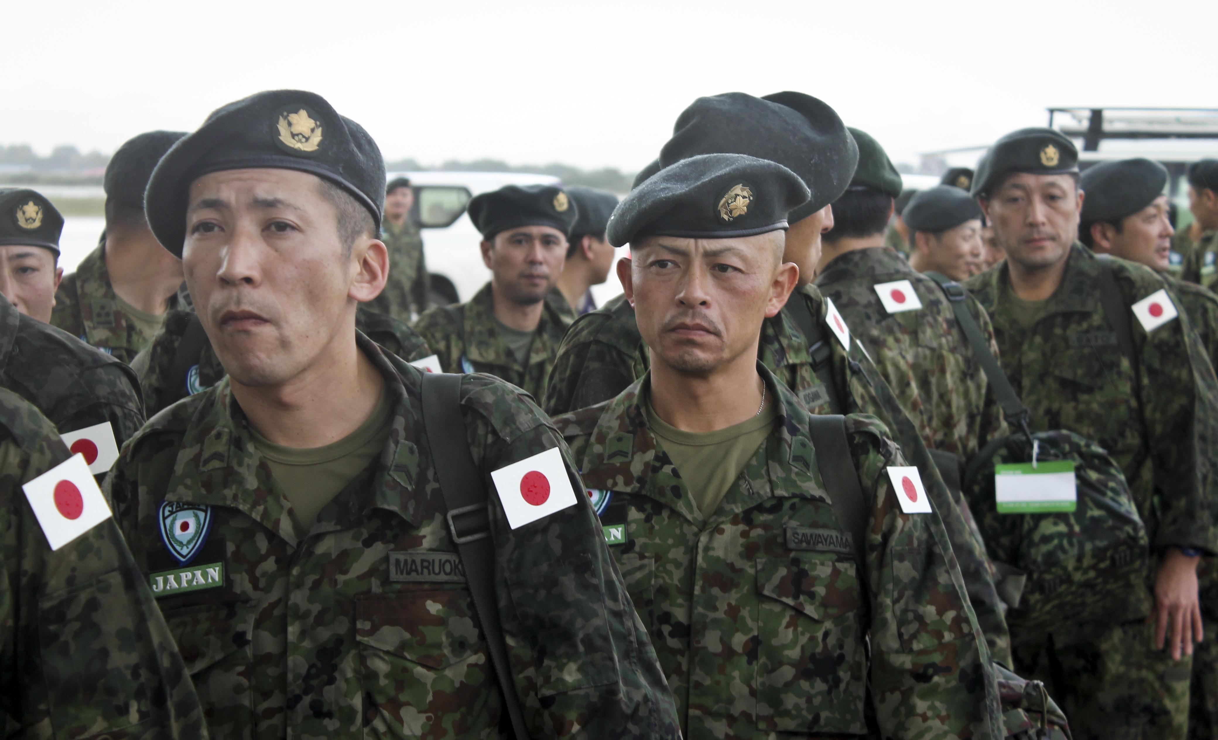 日本陆上自卫队军服图片