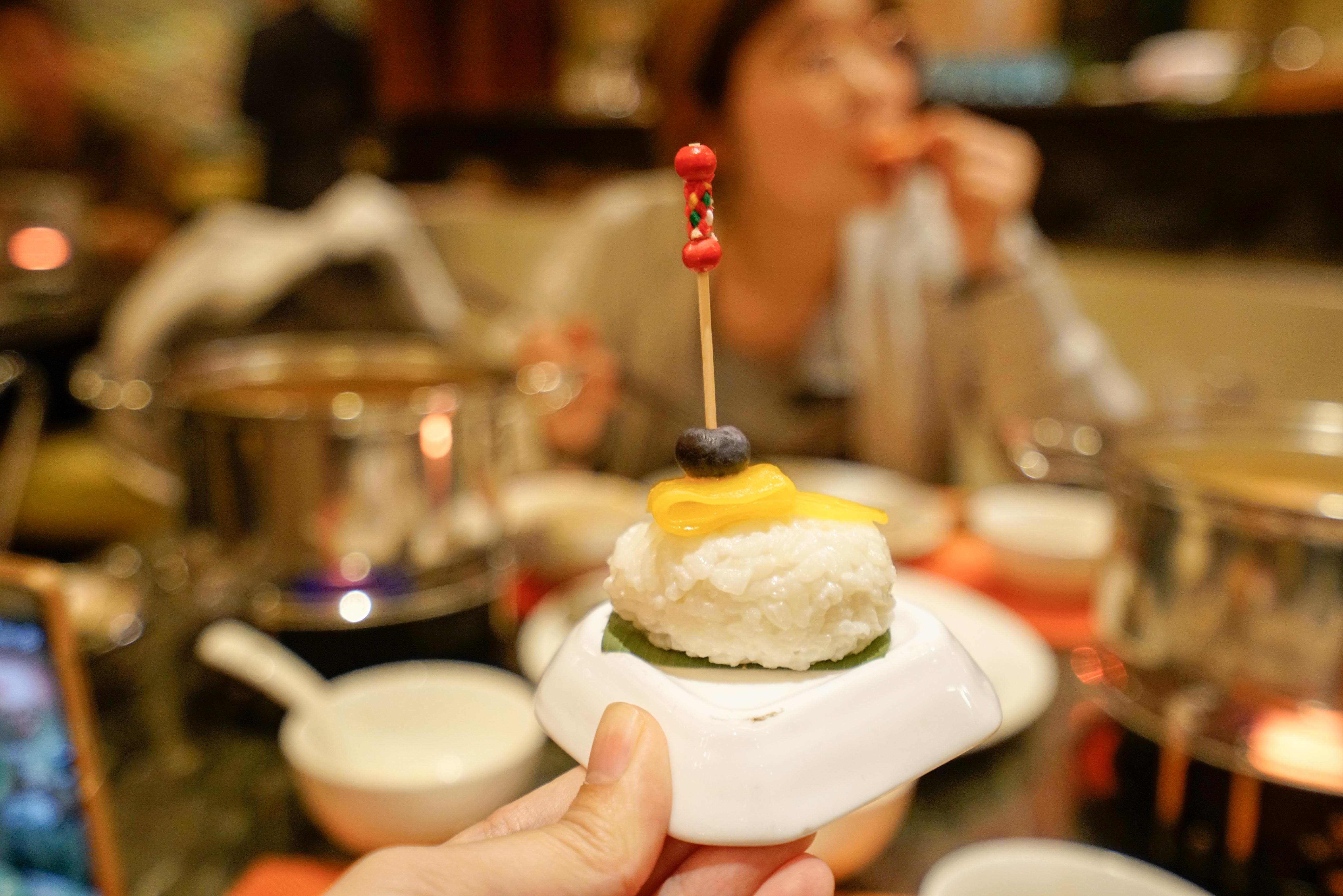 在上海这家五星级酒店吃泰式火锅自助餐,只有周六有,吃的人却很少
