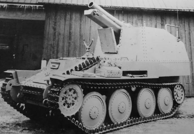 二战装甲战斗车辆 之 德国蟋蟀(grille)自行重步兵炮