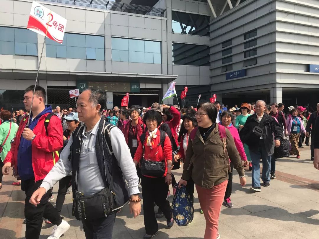 史上首次!刚刚,香港大型旅游团乘专列抵达泰州