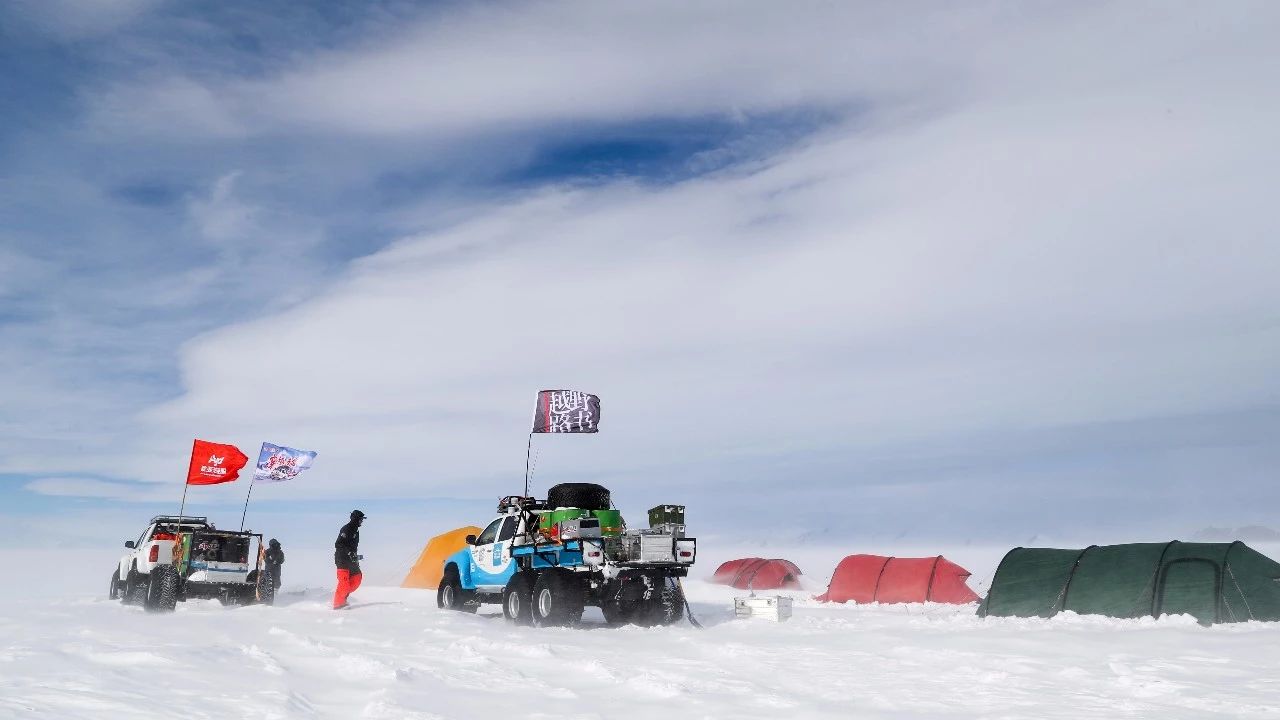 你受得了吗!震哥竟然在南极暴风雪中吃到了米其林三星 远途心路