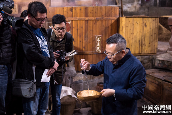 沈才洪大师定制酒图片