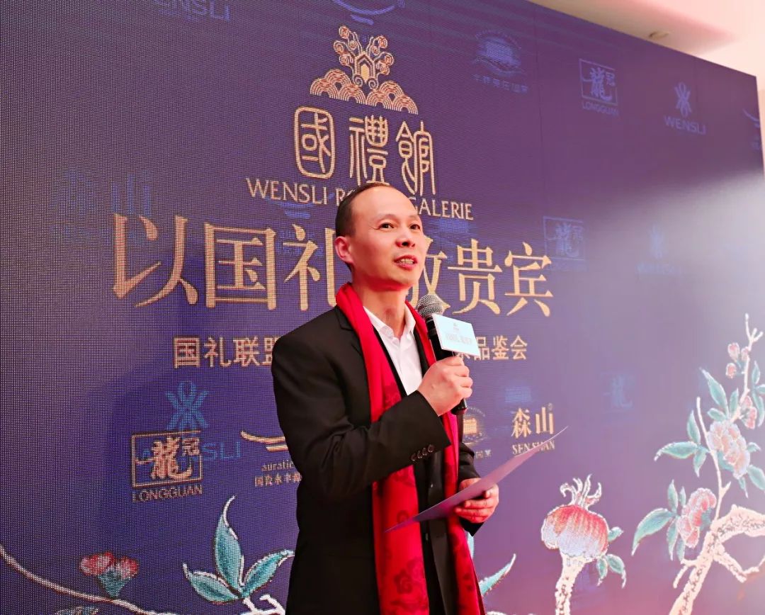 3月30日,位于杭州极具标志性的天城路68号万事利国际丝绸汇正在进行一
