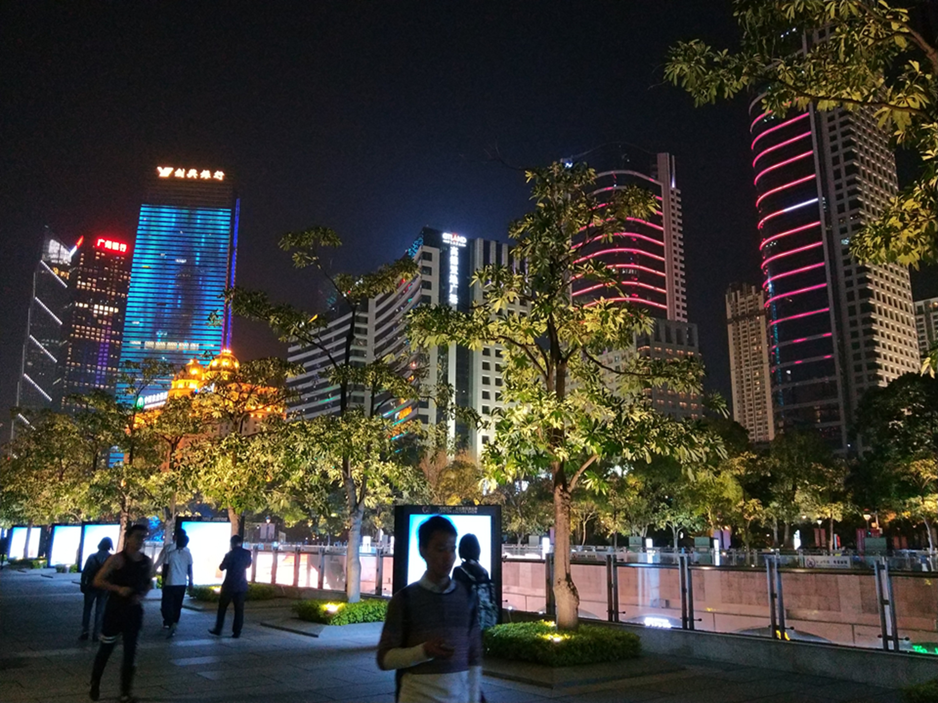 珠江新城出口花城汇图片