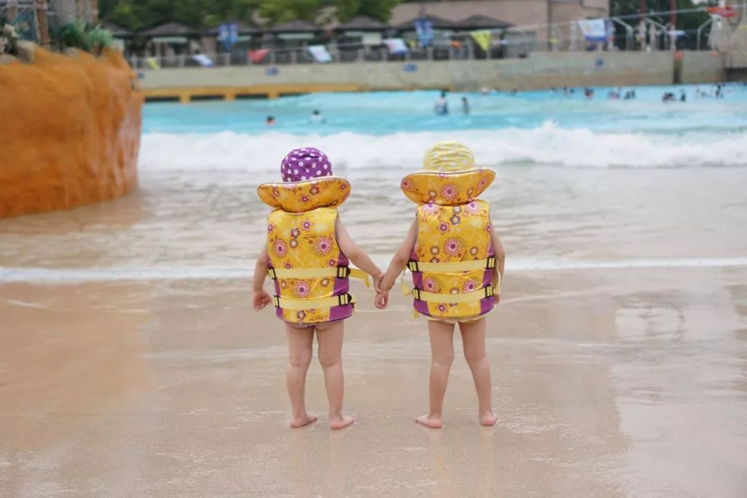 韩国双胞胎小孩表情包图片