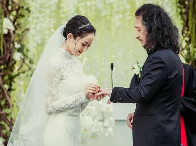 三宝的老婆婚纱照图片