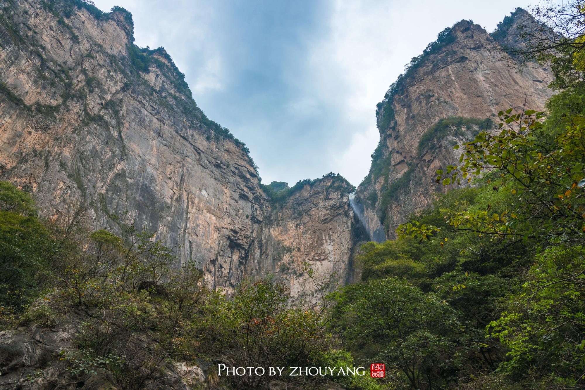 在景区的深处便是泉瀑峡景区,泉瀑峡也有老潭沟一说,相传天河龙王为