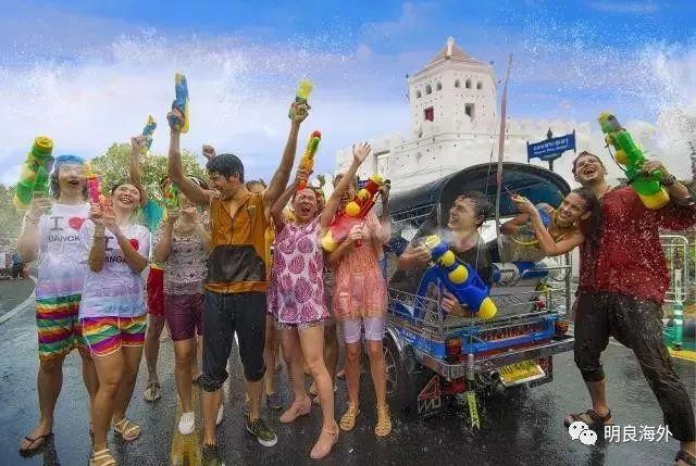泰国宋干节活动图片
