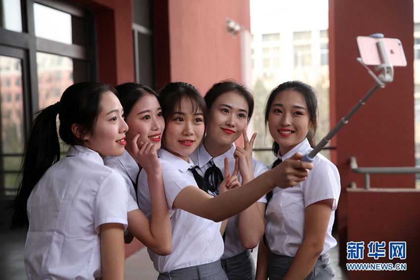 又是一年高校畢業季,5月份即將離校的中國民航大學乘務學院學生在校園