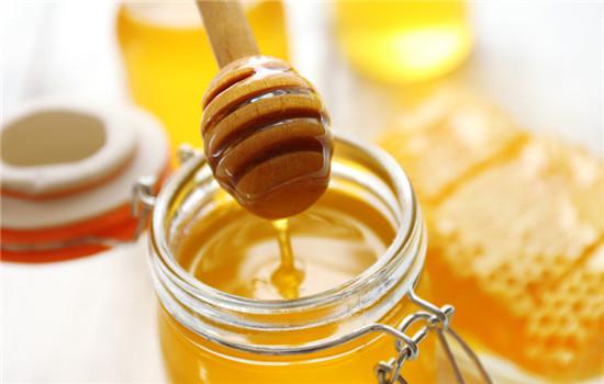 【蜂蜜祛斑方法】只要一勺蜂蜜,30天脸蛋嫩到发亮!